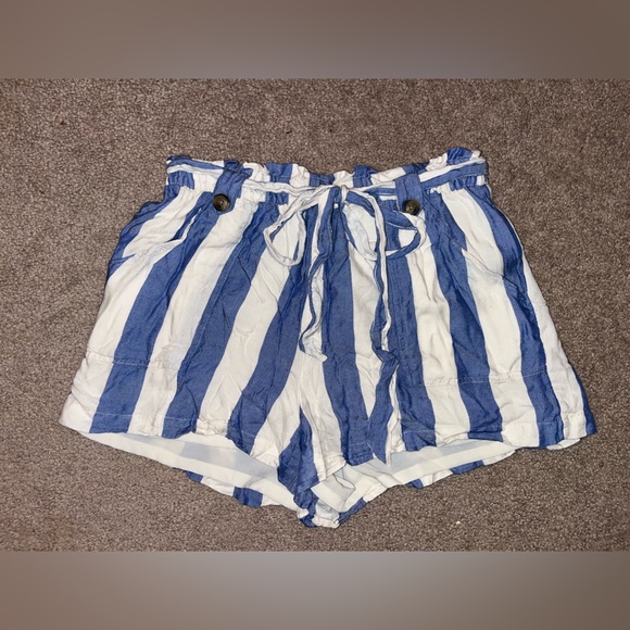 Stripped shorts - Picture 1 of 2
